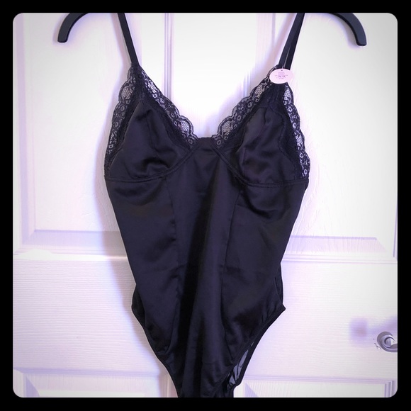 🎉HP🎉[F21] Lace Trim Bralette Bodysuit - Picture 4 of 6